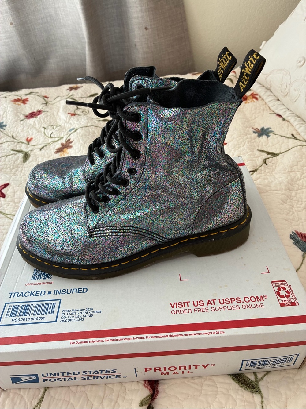 Dr. Martens Pascal Size 10 EU 42 Sparkle Iridescent Crackle Lace Up Combat Boots - Picture 2 of 7